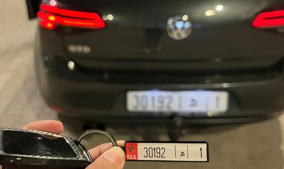 Photo réelle d’un porte-clés Plaqua